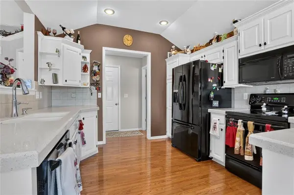 31101 W 170th ST, Gardner, KS 66030