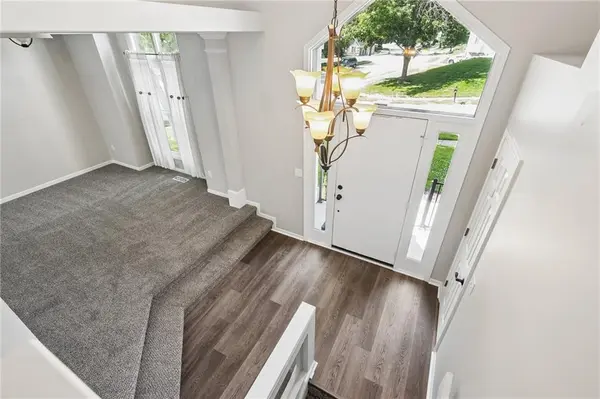 723 Cottonwood LN, Liberty, MO 64068