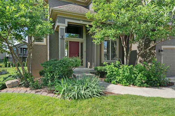 3107 W 155th TER, Overland Park, KS 66224