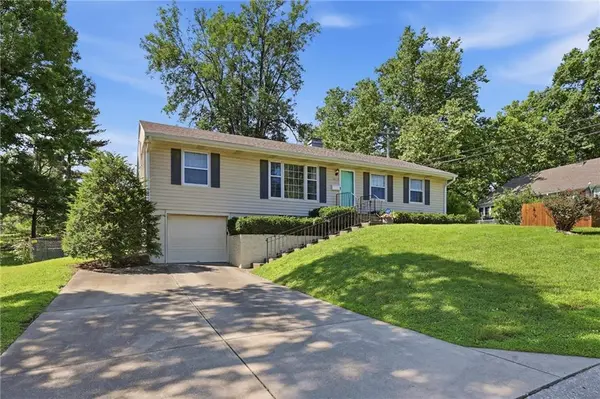 3815 NE 51st TER, Kansas City, MO 64119