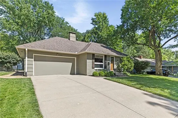 7729 Windsor ST, Prairie Village, KS 66208