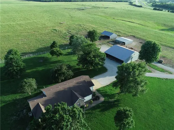 30919 W 363rd ST, Osawatomie, KS 66064