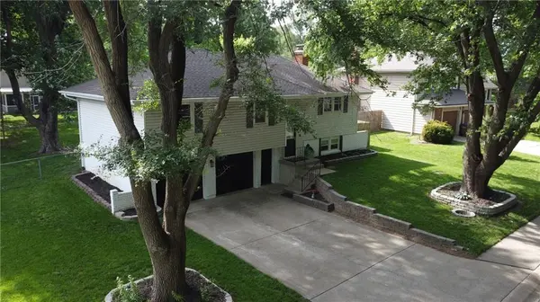 408 N Jefferson ST, Raymore, MO 64083
