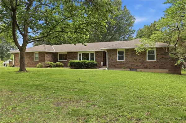 15960 Nall AVE, Stilwell, KS 66085