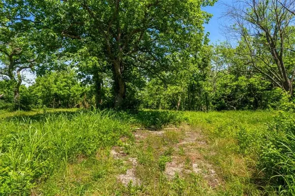 22112 E Eureka RD, Independence, MO 64057