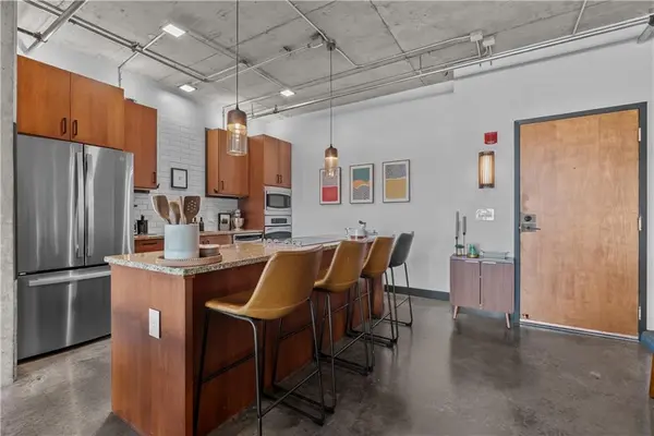 4141 Pennsylvania AVE #402, Kansas City, MO 64111