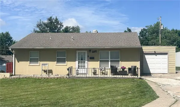 2710 Southeast TRL, St Joseph, MO 64506