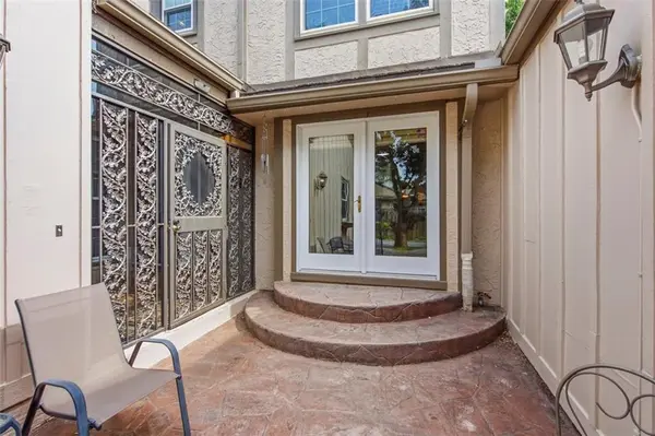 12809 Cambridge RD, Leawood, KS 66209