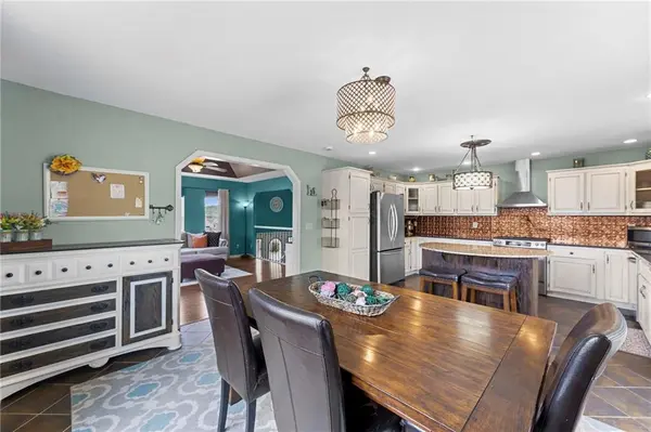 1303 S Bury ST, Tonganoxie, KS 66086