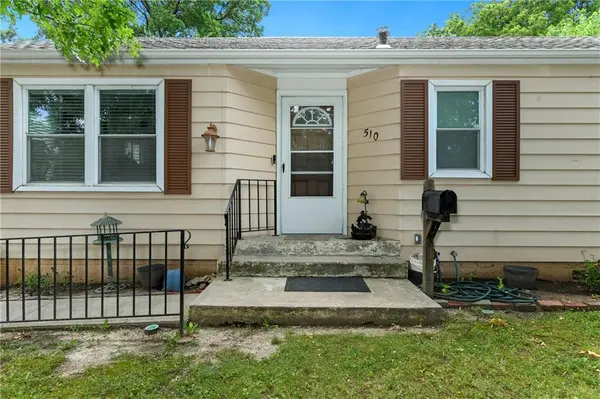 510 S Ralston AVE, Sugar Creek, MO 64054