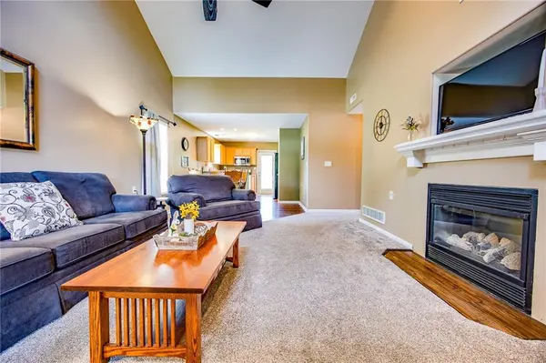 1837 Delaware ST, Lawrence, KS 66044