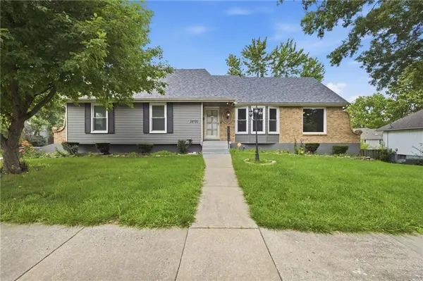 3800 NE Shady Lane DR, Gladstone, MO 64119