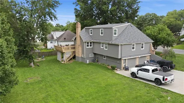 3800 NE Shady Lane DR, Gladstone, MO 64119