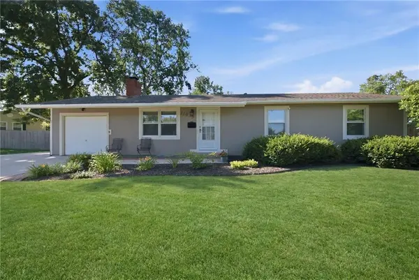 11935 W 70th ST, Shawnee, KS 66216