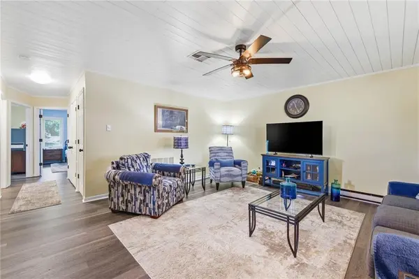 8200 E 189th TER, Belton, MO 64012