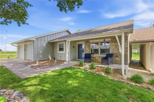 8200 E 189th TER, Belton, MO 64012