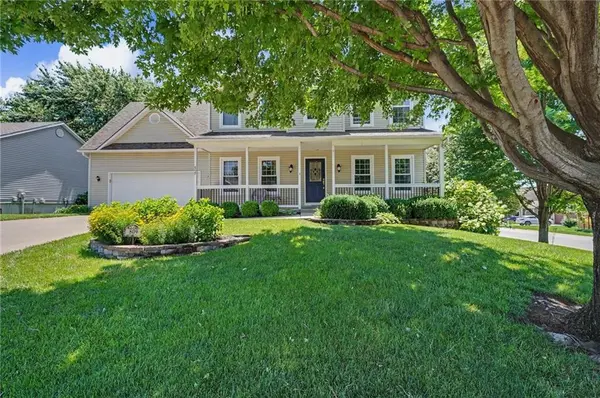809 E 13th ST, Eudora, KS 66025