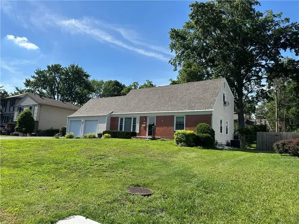 7300 W 89th TER, Overland Park, KS 66212