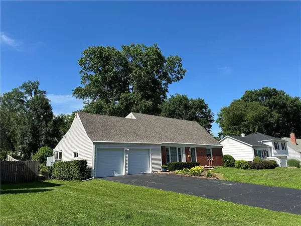 7300 W 89th TER, Overland Park, KS 66212