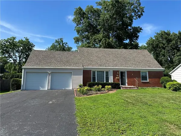 7300 W 89th TER, Overland Park, KS 66212