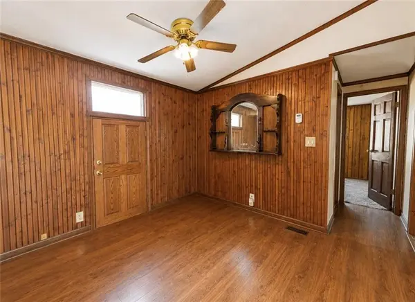 4904 W Christie CIR, Blue Springs, MO 64015