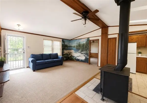 4904 W Christie CIR, Blue Springs, MO 64015