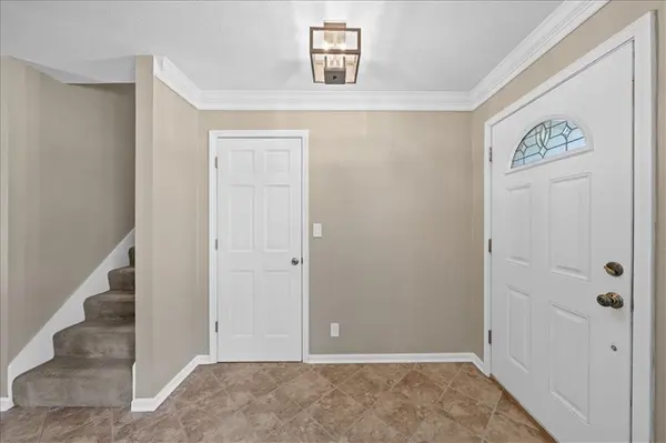 8203 Hauser ST, Lenexa, KS 66215