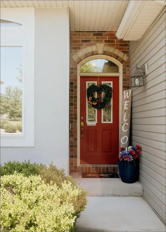 209 Westgate CIR, Warrensburg, MO 64093