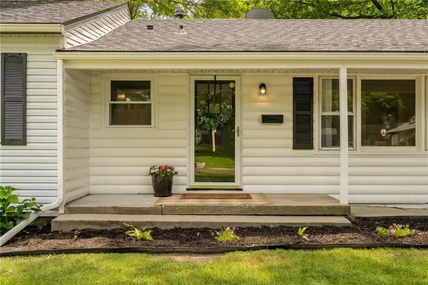5723 W 70th ST, Overland Park, KS 66204