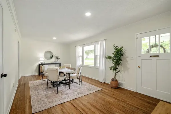 5723 W 70th ST, Overland Park, KS 66204