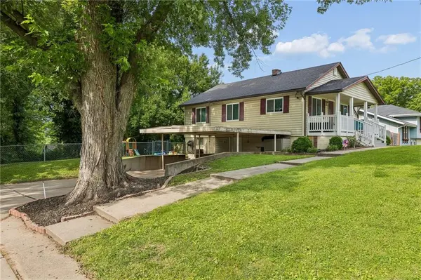 4811 NE 44th TER, Kansas City, MO 64117