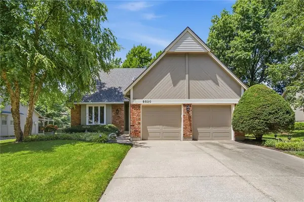 8520 Darnell ST, Lenexa, KS 66215