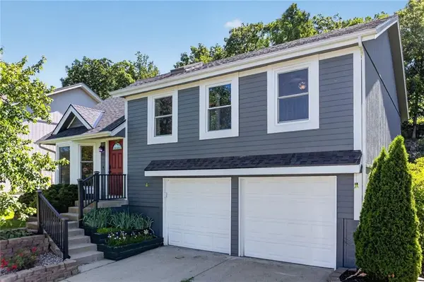 902 NW 63rd ST, Kansas City, MO 64118