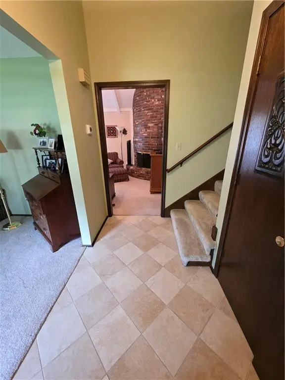 8746 Park ST, Lenexa, KS 66215