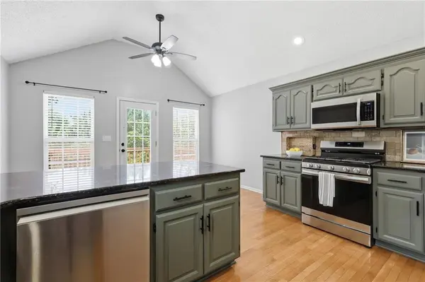 4904 Woodsonia DR, Shawnee, KS 66226