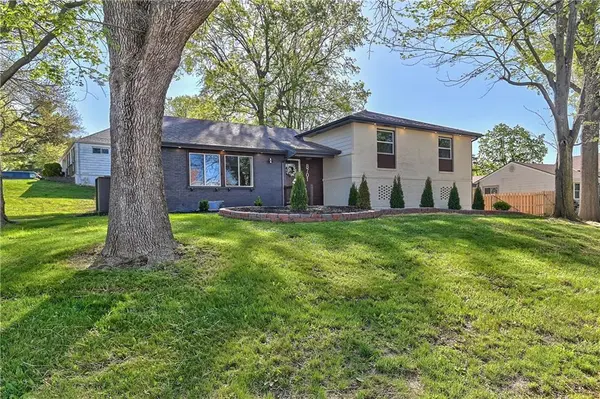 8701 Ward Pkwy, Kansas City, MO 64114