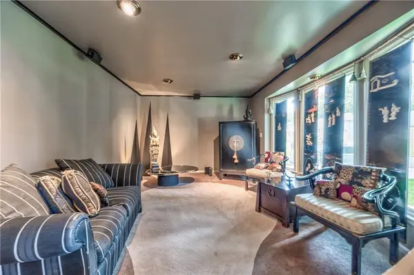 10007 W 98 ST, Overland Park, KS 66212