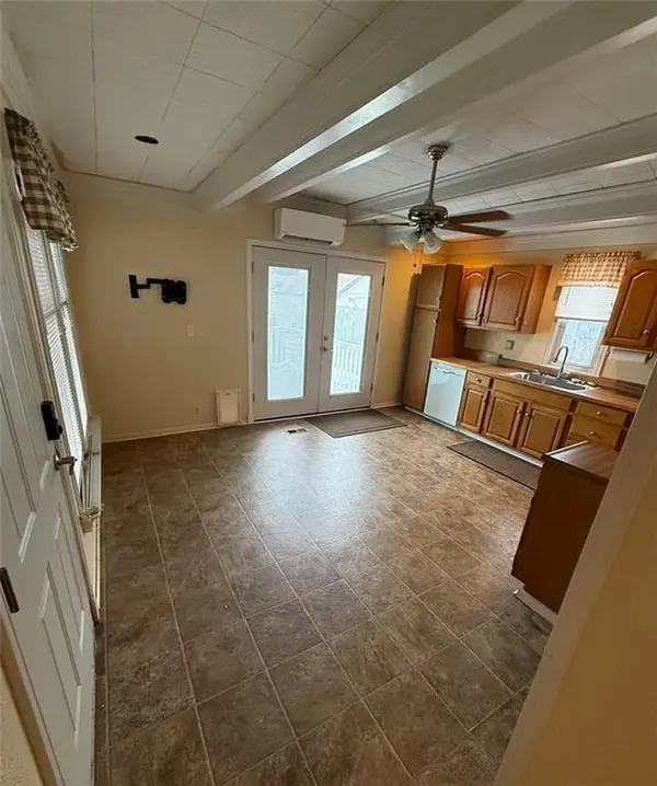 1219 E 24 AVE, North Kansas City, MO 64116