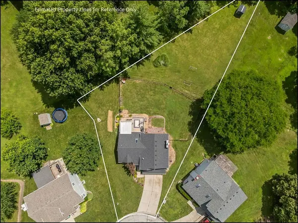 4208 NW Jonathan CT, Blue Springs, MO 64015