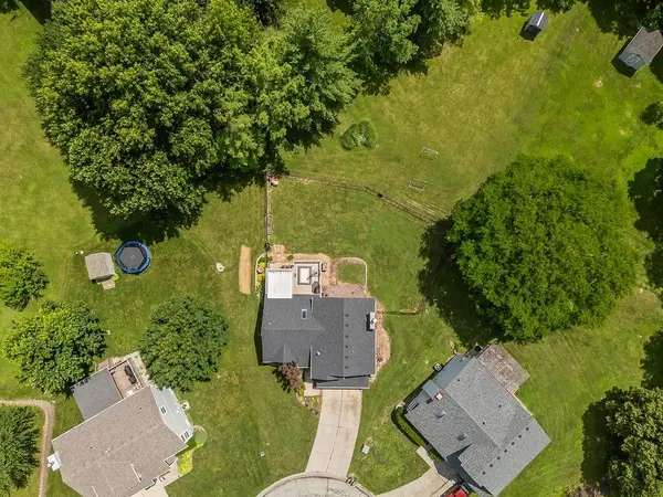 4208 NW Jonathan CT, Blue Springs, MO 64015
