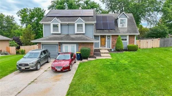 9017 CRESCENT CT, Kansas City, MO 64138