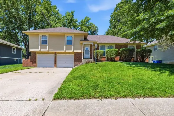 7408 E 127th PL, Grandview, MO 64030