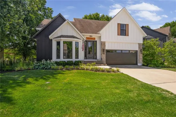 11307 W 115th ST, Overland Park, KS 66210