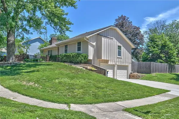8515 NW Pomona AVE, Kansas City, MO 64152