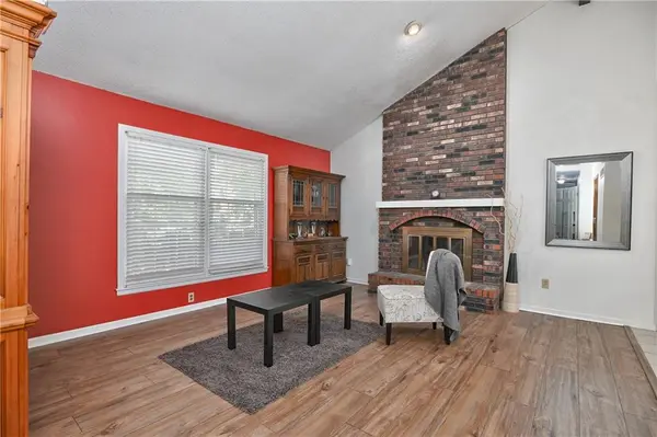8515 NW Pomona AVE, Kansas City, MO 64152