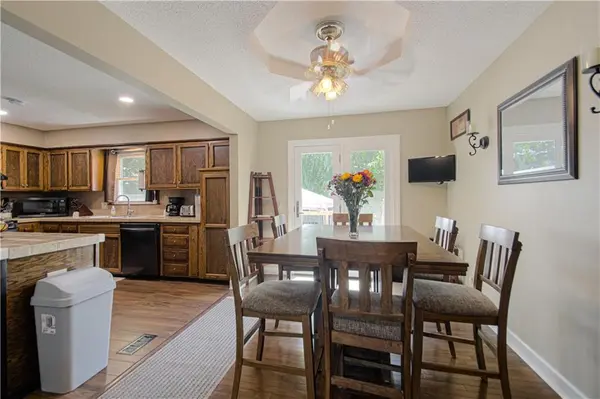 204 S Brittany DR, Olathe, KS 66061