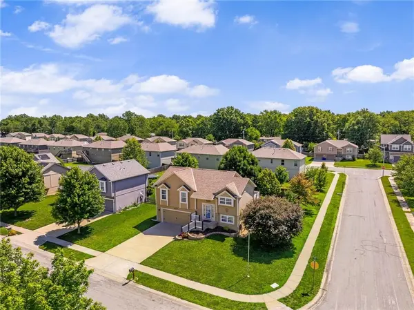 597 S Pine ST, Gardner, KS 66030