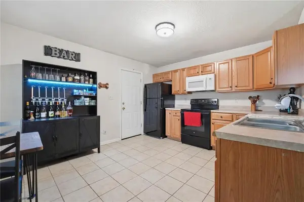1801 Maple LN, Lawrence, KS 66046