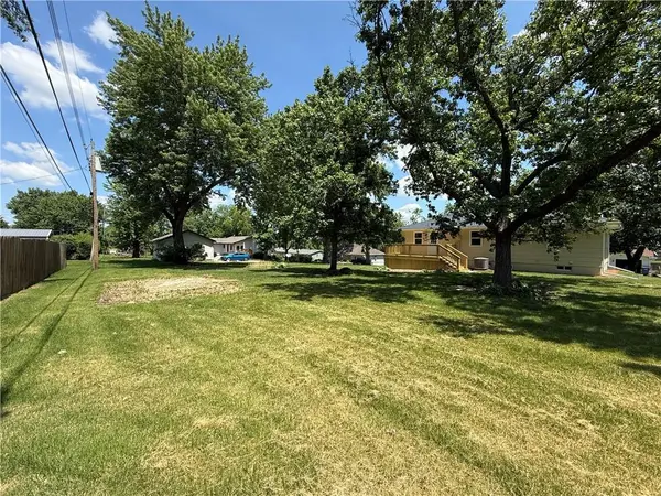 150 E Circle DR, Brookfield, MO 64628