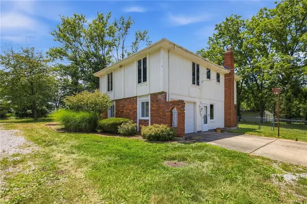 18308 S State Route D HWY, Belton, MO 64012